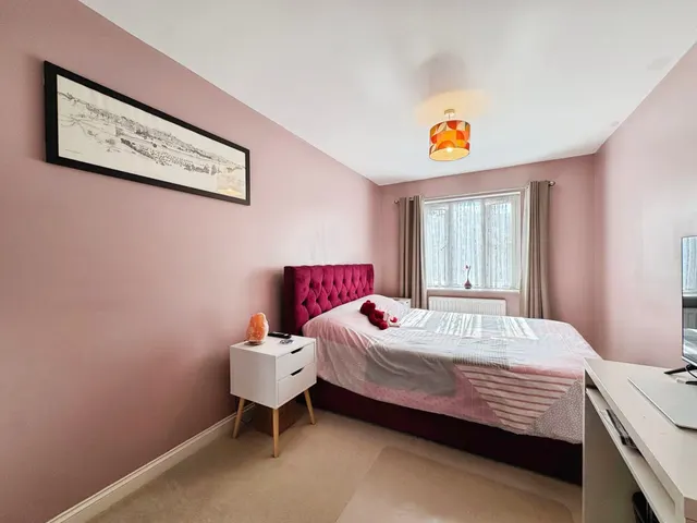 King George Crescent, Wembley, HA0, photo 3