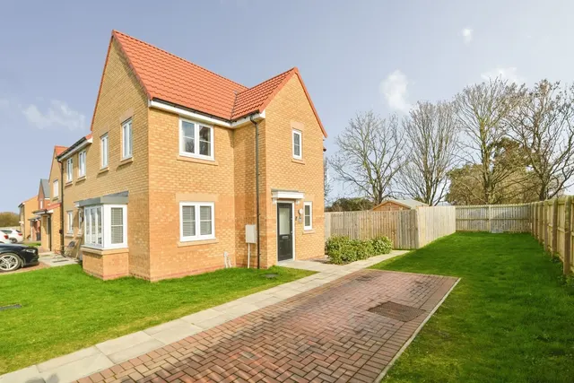 Hazelwood Gardens, MIDDLESBROUGH, Cleveland, TS6, photo 1