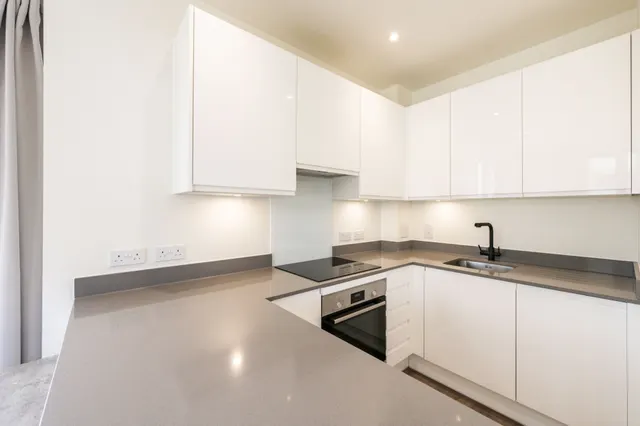 Photo 2 — Flat 404, Barrell Makers House, 40 Blair Street, London
