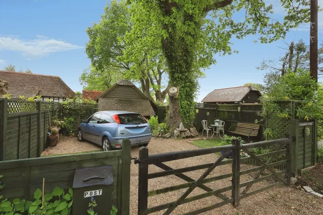 Battle Road, Dallington, TN21, photo 1