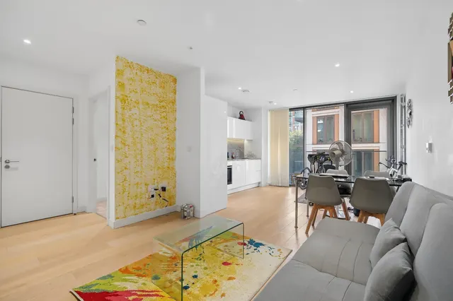 Schooner Road, London, E16, photo 1