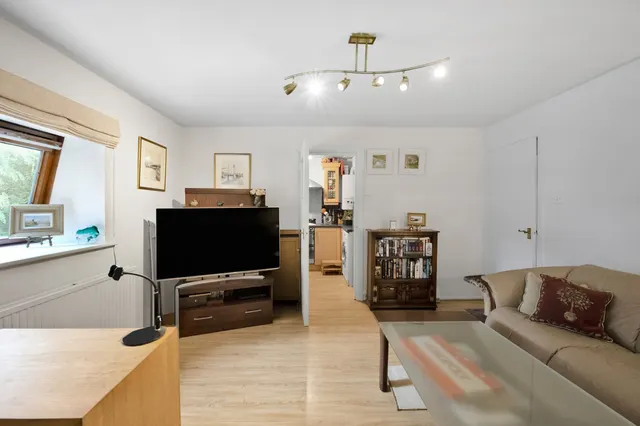 Trinity Road, London, SW18, photo 3