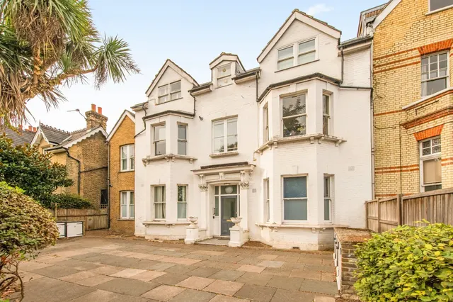 Trinity Road, London, SW18, photo 1
