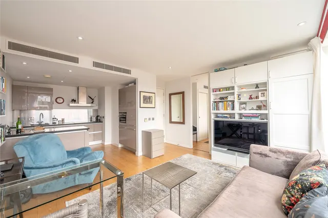 1 bedroom flat — Hepworth Court, 30 Gatliff Road, SW1W