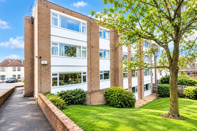 Brent Road, London, SE18, photo 1