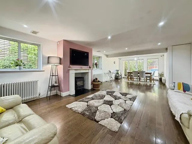 Lower Wokingham Road, Crowthorne, RG45, photo 3