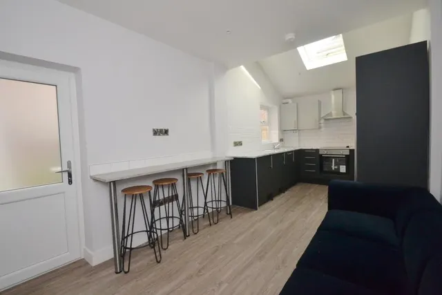 Moseley Road, Fallowfield, M14, photo 3