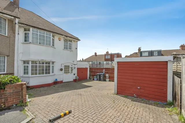 Oriel Close, Mitcham, CR4, photo 1
