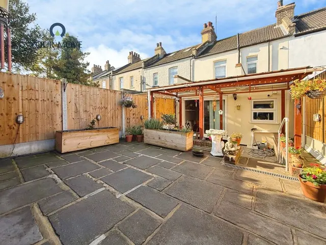 Acacia Road, Greenhithe, DA9, photo 2