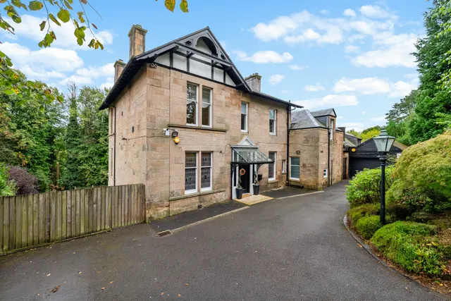 Ledcameroch Crescent, Bearsden, G61, photo 1