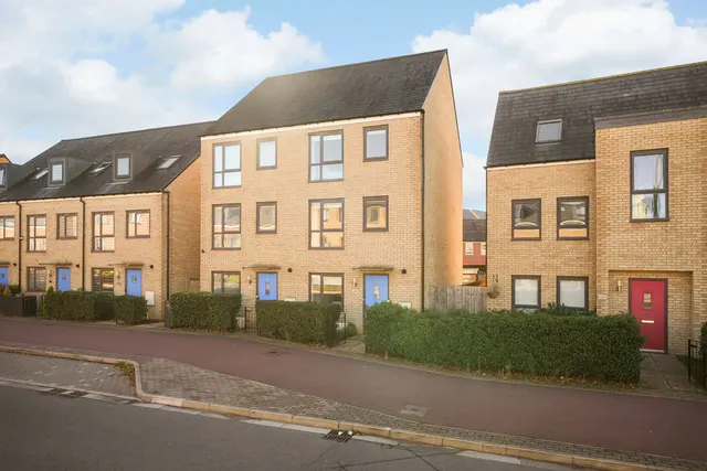 Fen Street, Brooklands, MK10, photo 1