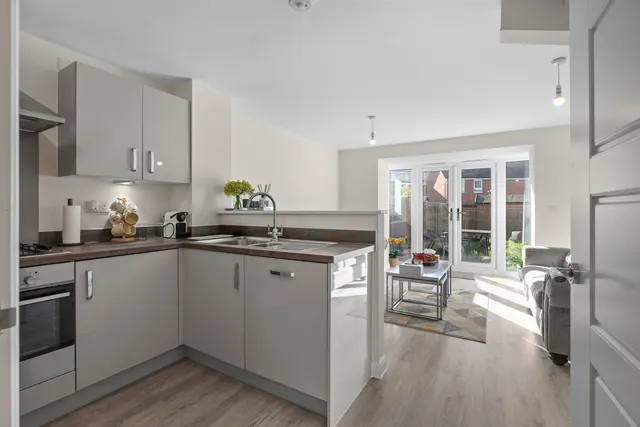 Fen Street, Brooklands, MK10, photo 3