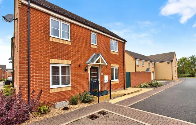 Brooklands Way, Bourne, PE10, photo 1