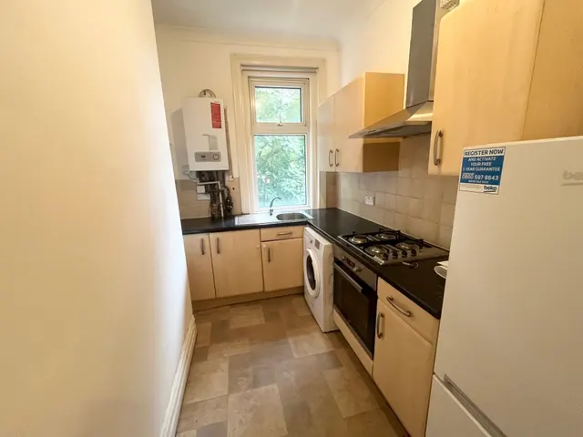Richmond Park Road, Bournemouth, BH8, photo 3