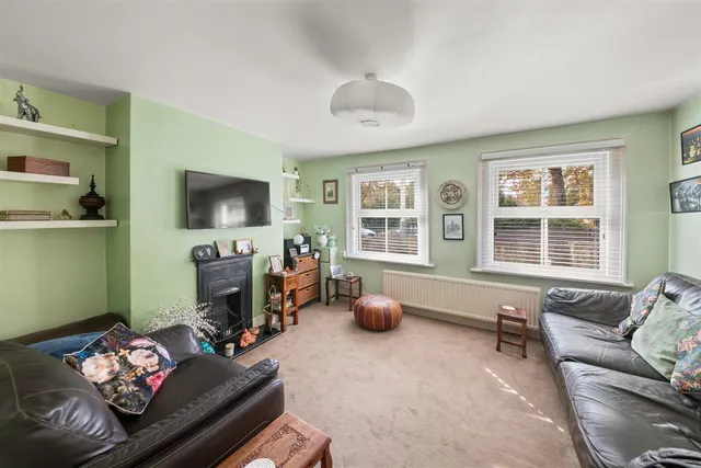 Harlington Road, Uxbridge, photo 2