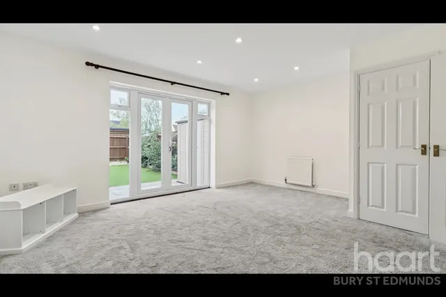 Turnstone Drive, Bury St Edmunds, IP32, photo 2