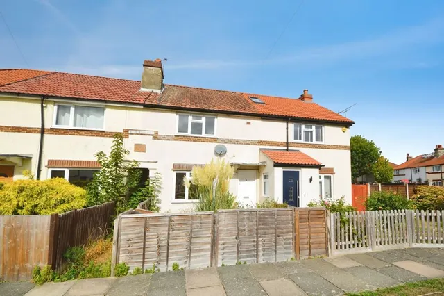 Warburton Road, Whitton, Twickenham, TW2, photo 1