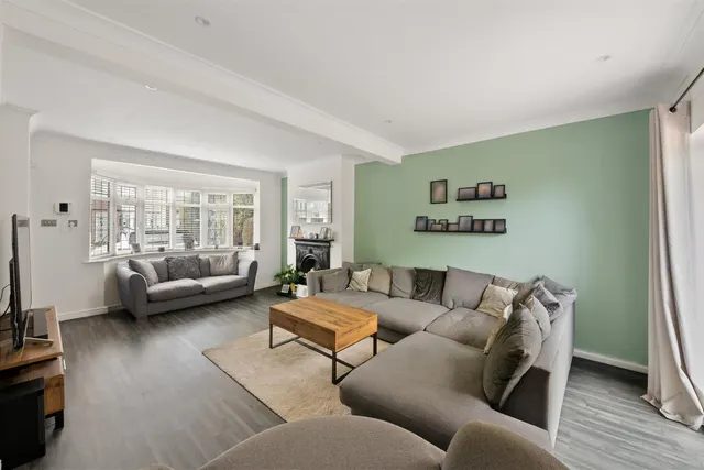 Beverley Road, Ruislip, photo 3