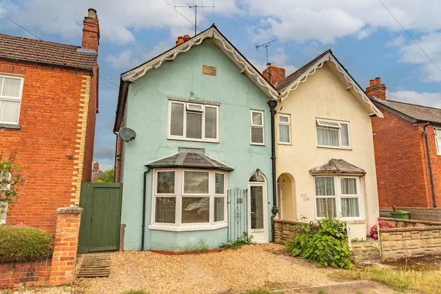 Photo 3 — Gordon Road, Newbury, RG14 5RP