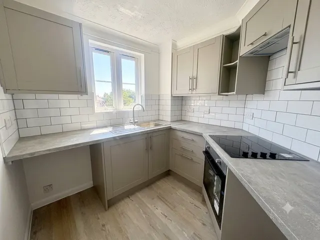 Stockbridge Road, Chichester, PO19, photo 1