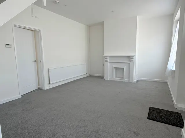 Weston Street, Barry, photo 1