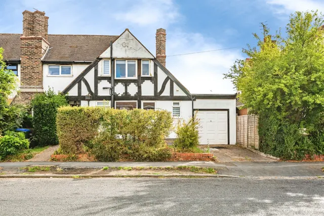 Chyngton Gardens, Seaford, photo 1