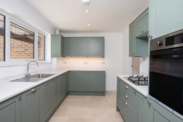 Palmarsh Avenue, Hythe, CT21, photo 1