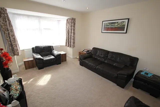 Harington Terrace, Edmonton, N18, photo 3