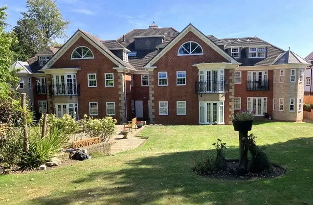 2 bedroom flat — Station Road, Orpington, BR6