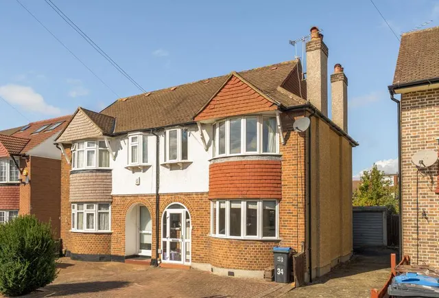 Templecombe Way, Morden, SM4, photo 1