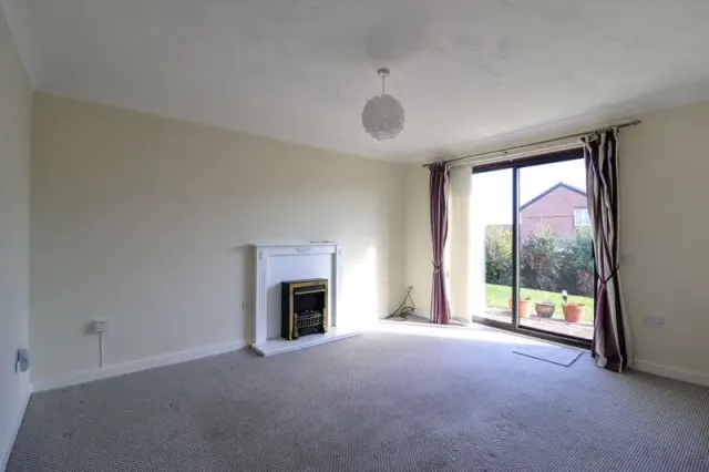 Photo 2 — Epsom Grove, Bletchley, Milton Keynes, Buckinghamshire, MK3 5NR