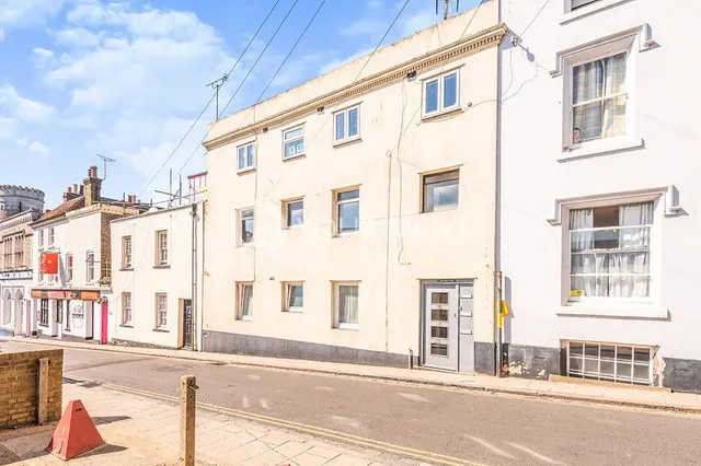 Flat 3, Effingham Street, Ramsgate, Kent, CT11, photo 1