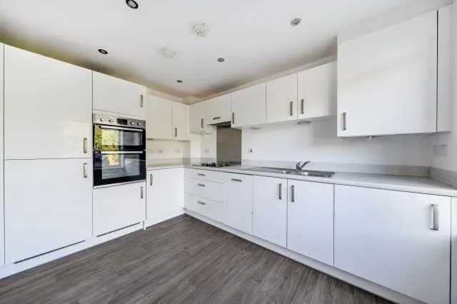 Axtell Way, Weston Turville, HP22, photo 2