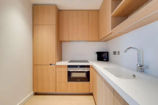 Prospect Way, London, SW11, photo 2