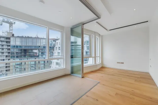 Prospect Way, London, SW11, photo 1