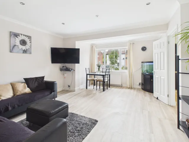 Kentons Lane, Windsor, SL4, photo 3