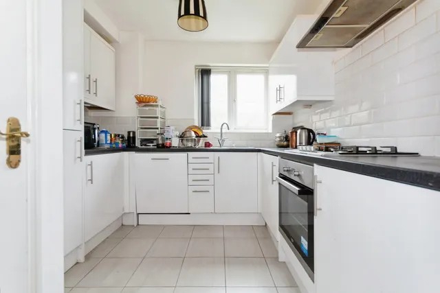 Photo 3 — Collingtree Court, Solihull, West Midlands, B92