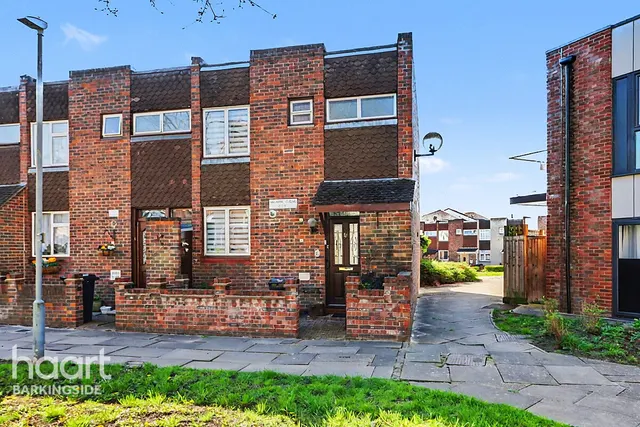 Haldon Close, Chigwell, IG7, photo 1