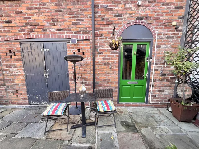 Clifton Street, Alderley Edge, SK9, photo 1