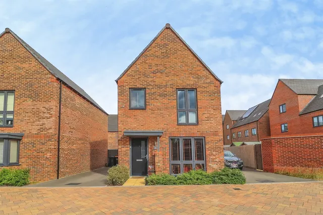 Hawthorn Lane, Houghton Regis, LU5, photo 1