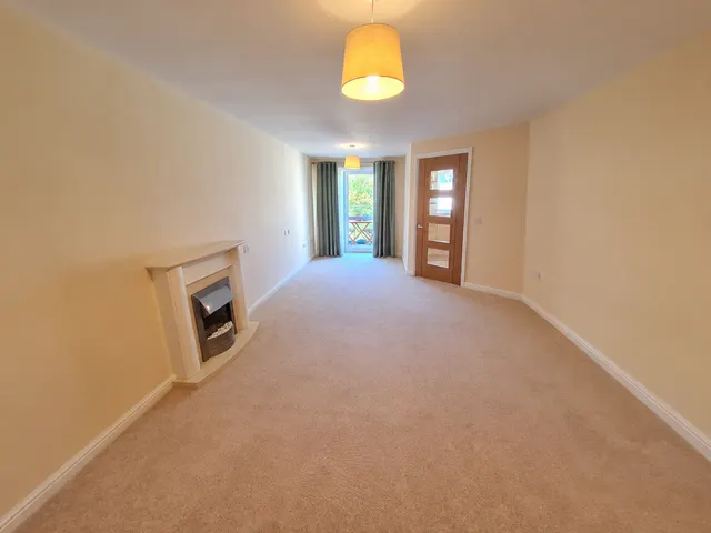 Somers Brook Court, Retirement Apartment, PO30, photo 2