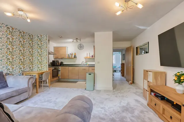 Freer Crescent, High Wycombe, HP13, photo 2