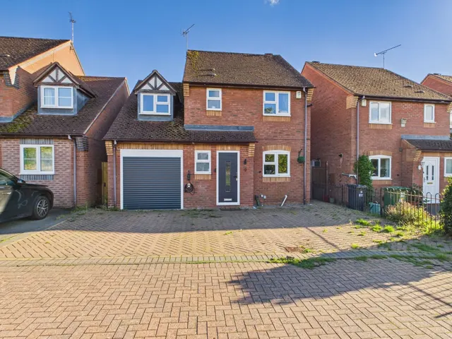 Justice Close, Whitnash, CV31, photo 1