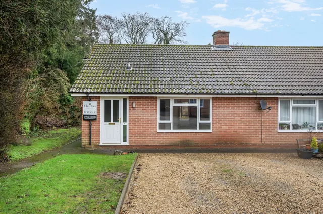Cobbles Close, Sutton Scotney, SO21, photo 1