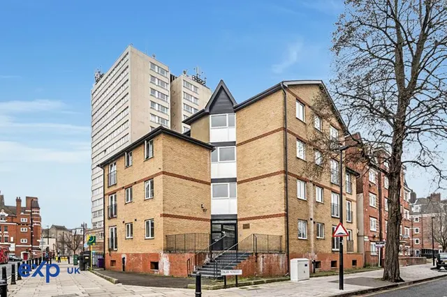 Globe Road, London, E2, photo 1
