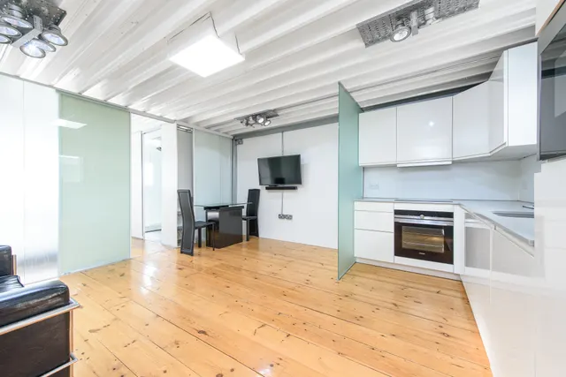Flat 7, 1 Scout Way, LONDON, photo 1