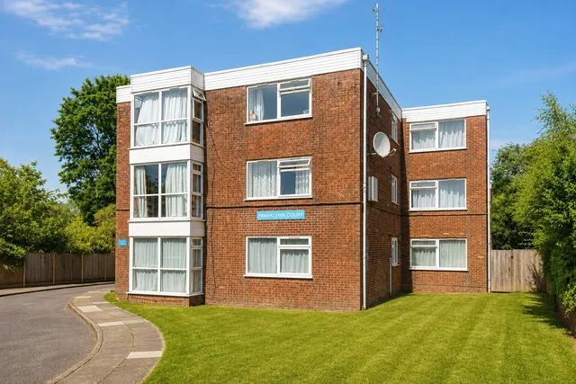 Franklynn Road, Haywards Heath, photo 1