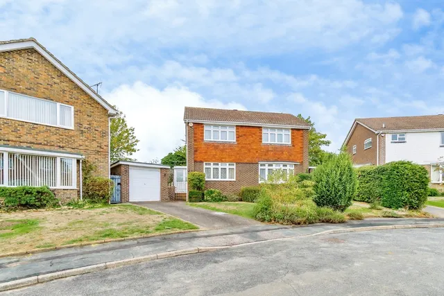 St. Marys Close, Pulborough, RH20, photo 1