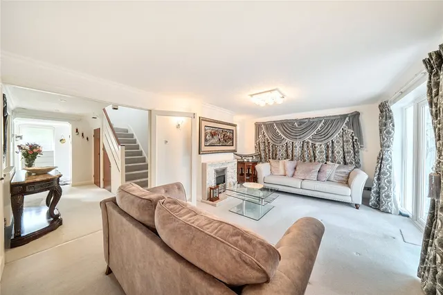 Brookdene Drive, Northwood, HA6, photo 2