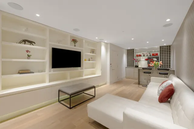 Photo 2 — Pavilion Road, Knightsbridge, London